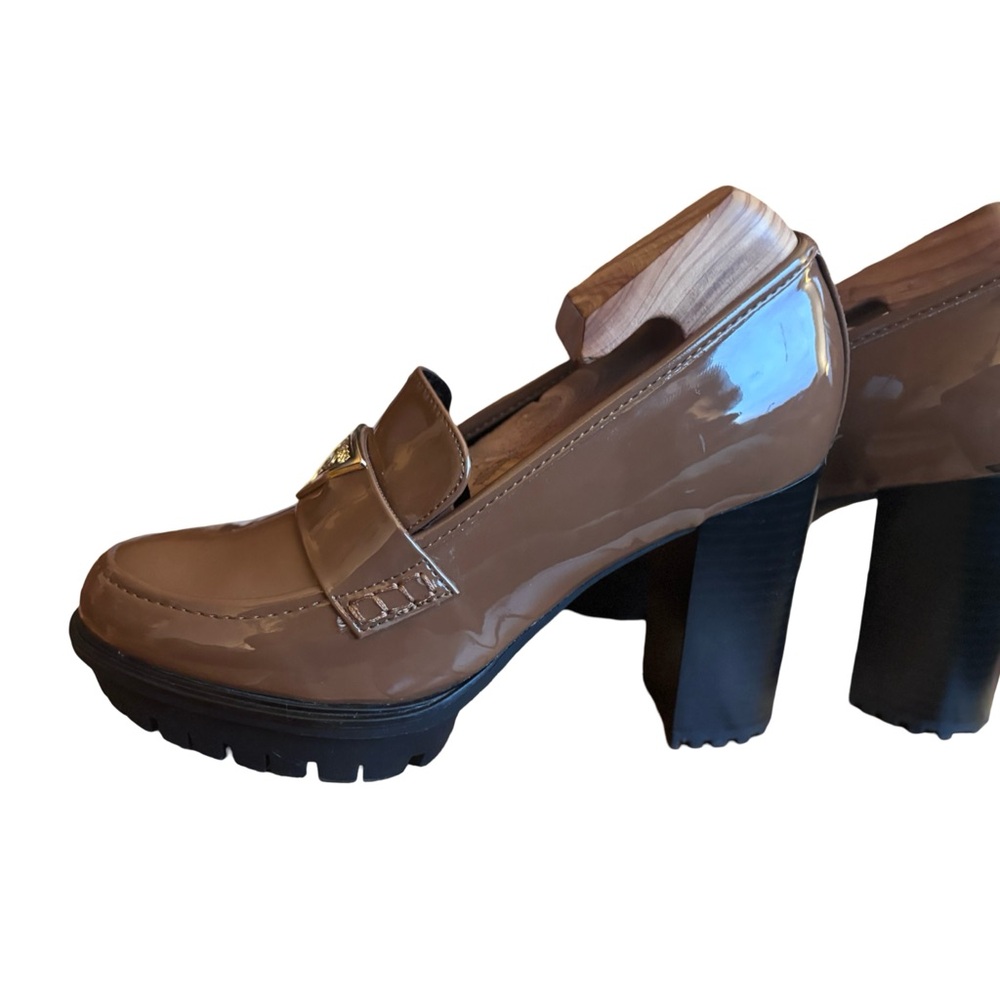 🐌Guess Patent Lug Sole High Heel Loafers in Caramel, Size 8.5 - Picture 8 of 9